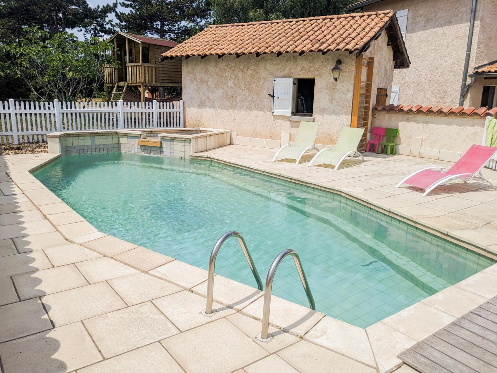 Panda Home Quincie-en-Beaujolais ภายนอก รูปภาพ
